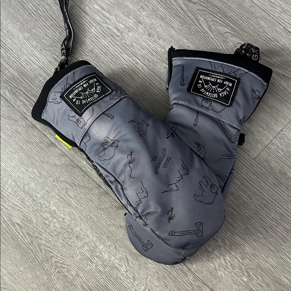 Saga Outerwear Co. Gray Ski Mittens with Adventure Patch
